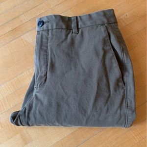 Everlane Slim fit Performance chino uniform